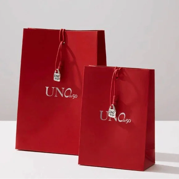 UNO de 50 Long Silver "Esta La Tita" Necklace - Picture 9 of 9